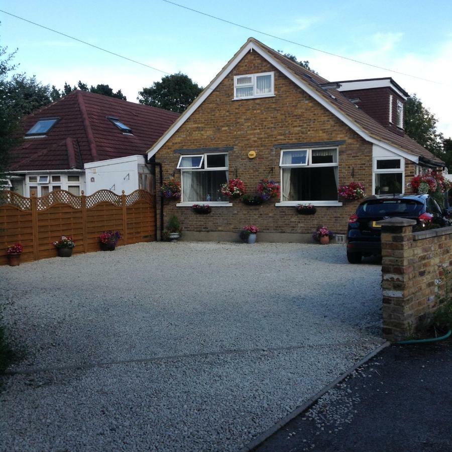 Number Forty One Bed & Breakfast Hillingdon Exterior photo